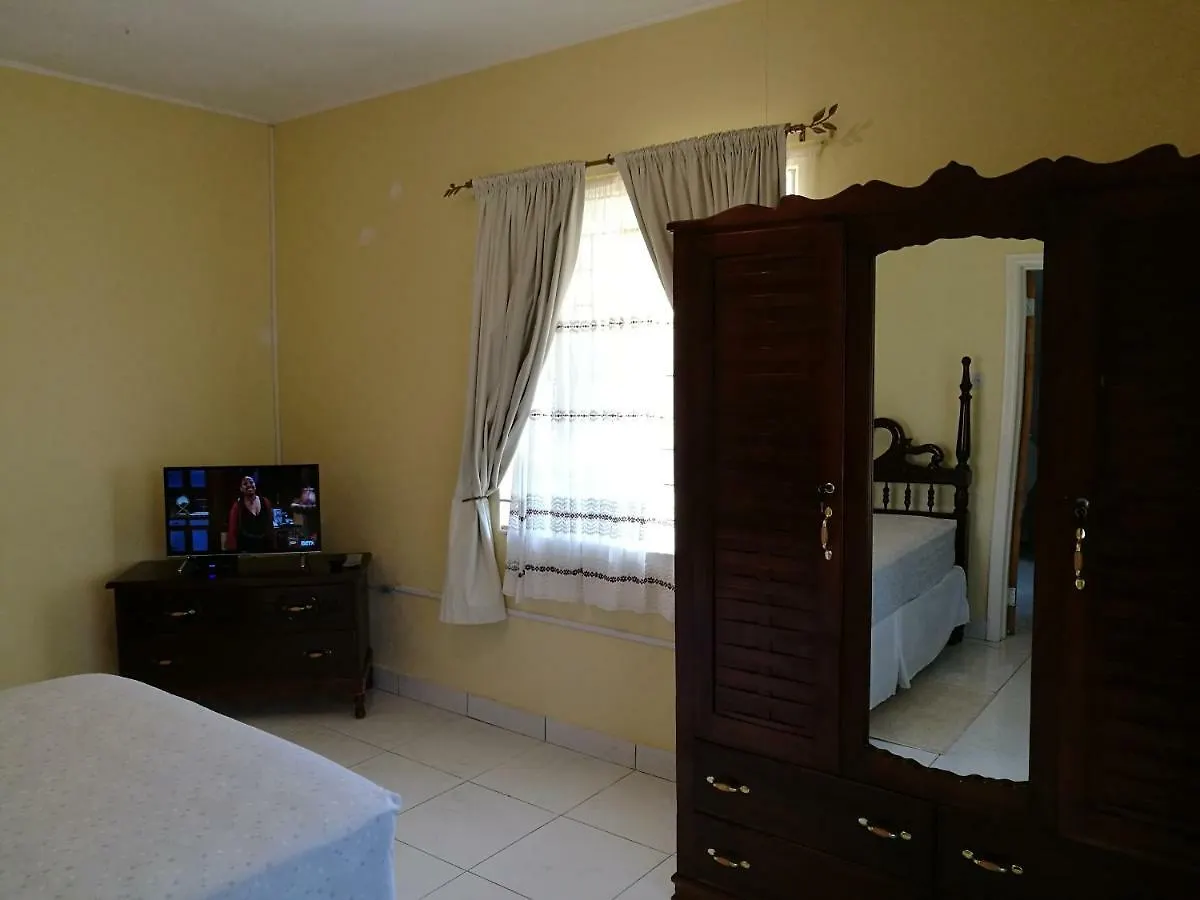 Homestay The Grove Country Villa Mandeville Jamaica