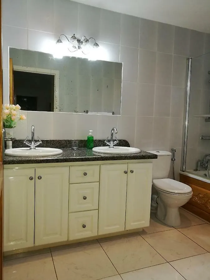 Homestay The Grove Country Villa Mandeville
